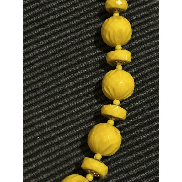 VINTAGE MADE IN AUSTRIA PLASTIC Yellow BEAD NECKLACE - Picture 2 of 4